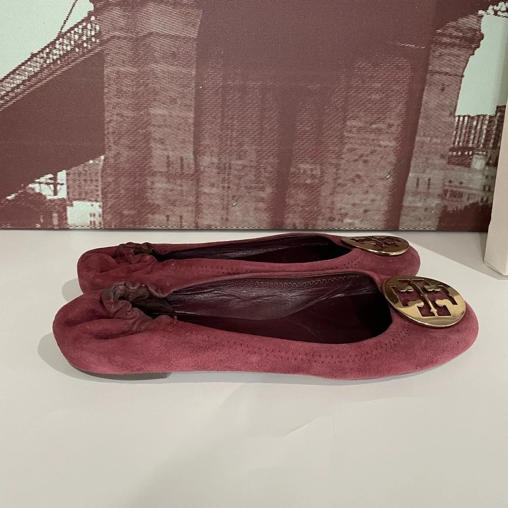 Tory Burch Burgundy Flats with Gold Logo - Picture 12 of 14